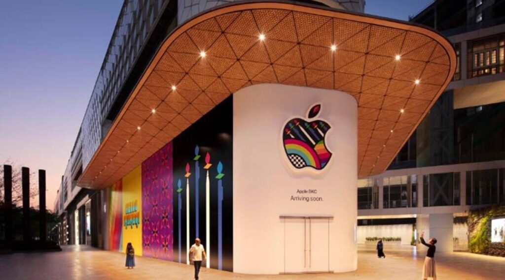 Today, The first Apple store in India opens in Mumbai. ReTale News