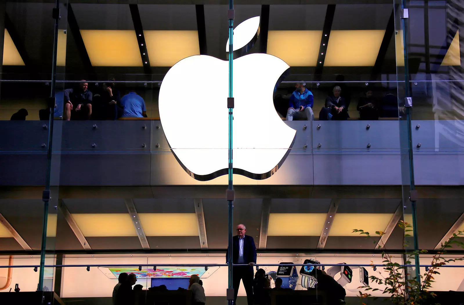 Apple plans to open retail locations in India in 2023 in order to boost income.